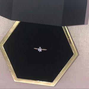 YES I HAVE ENGAGEMENT RINGS!!! BIG ONES